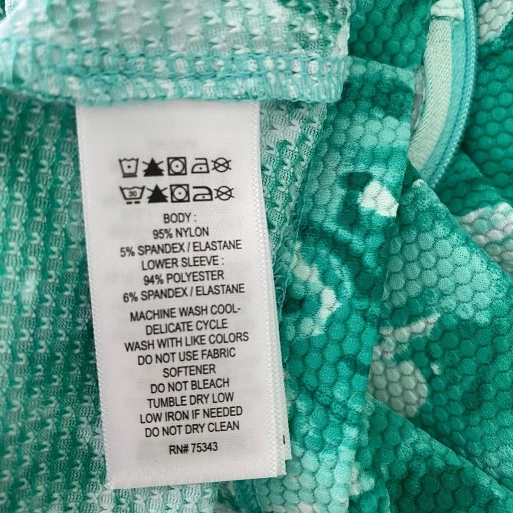 NEW - Women’s Tommy Bahama Quarter Zip Top